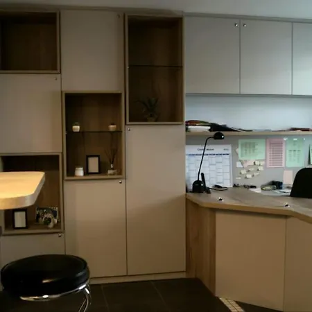 Apartment 2 Pieces Proche Du Centre-ville. *